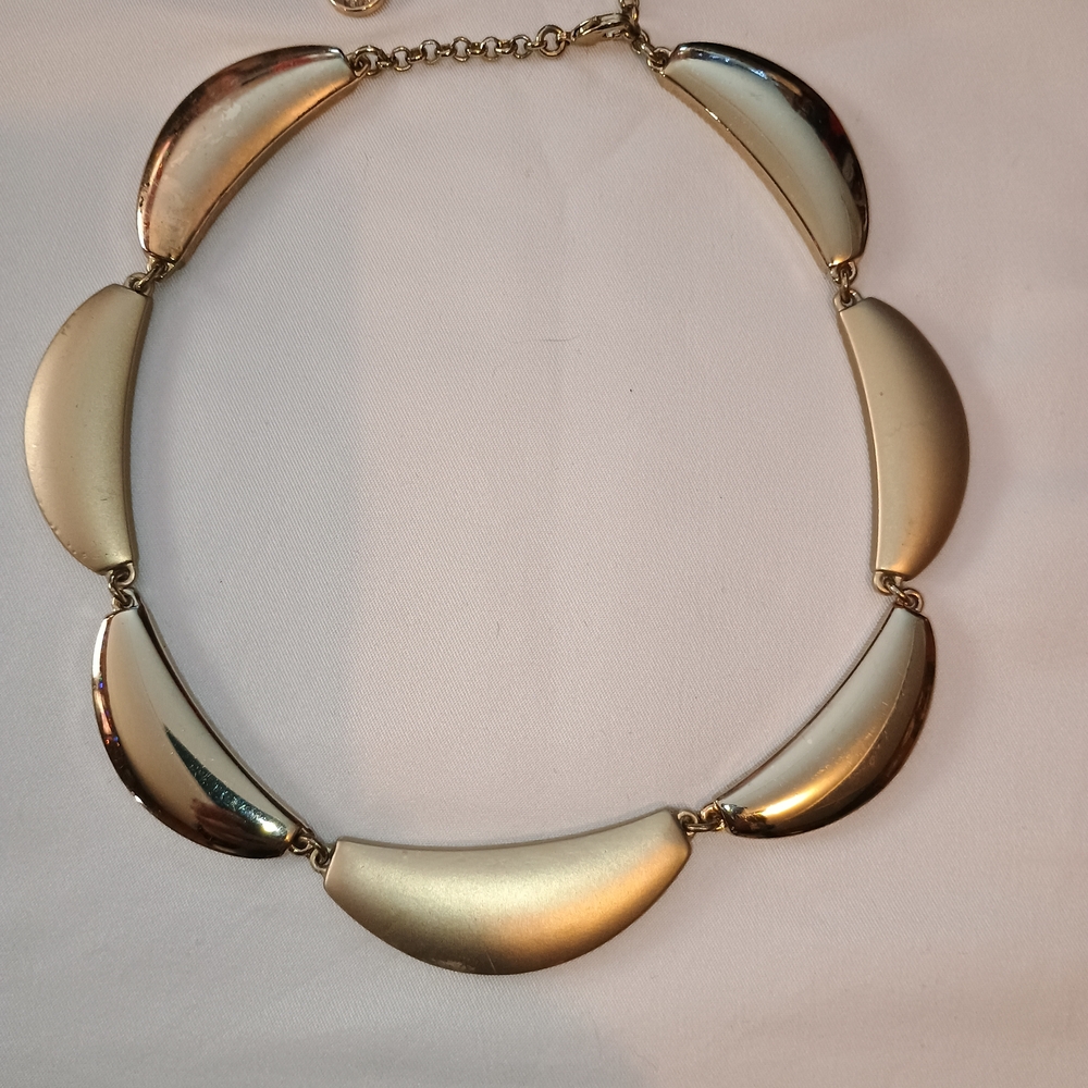 Elegant Gold Necklace